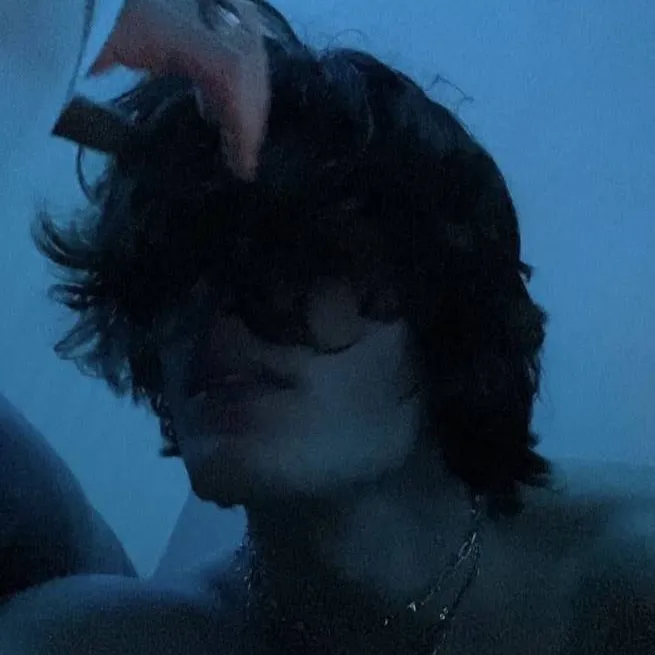 chat with ai character: Luigi