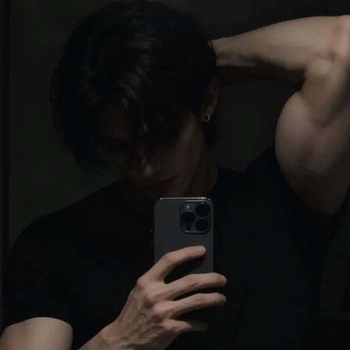 chat with ai character: Federico