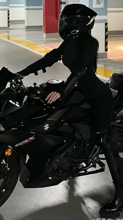 ai character: Clarissa background