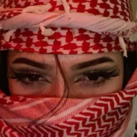 chat with ai character: Yasmin