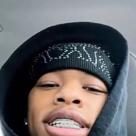 chat with ai character: Jay