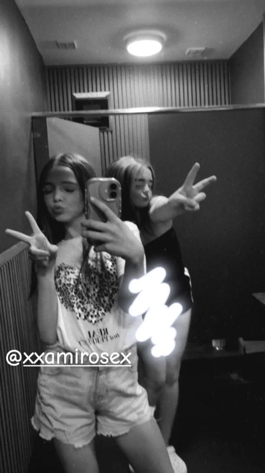 ai character: Sophia and Rose background