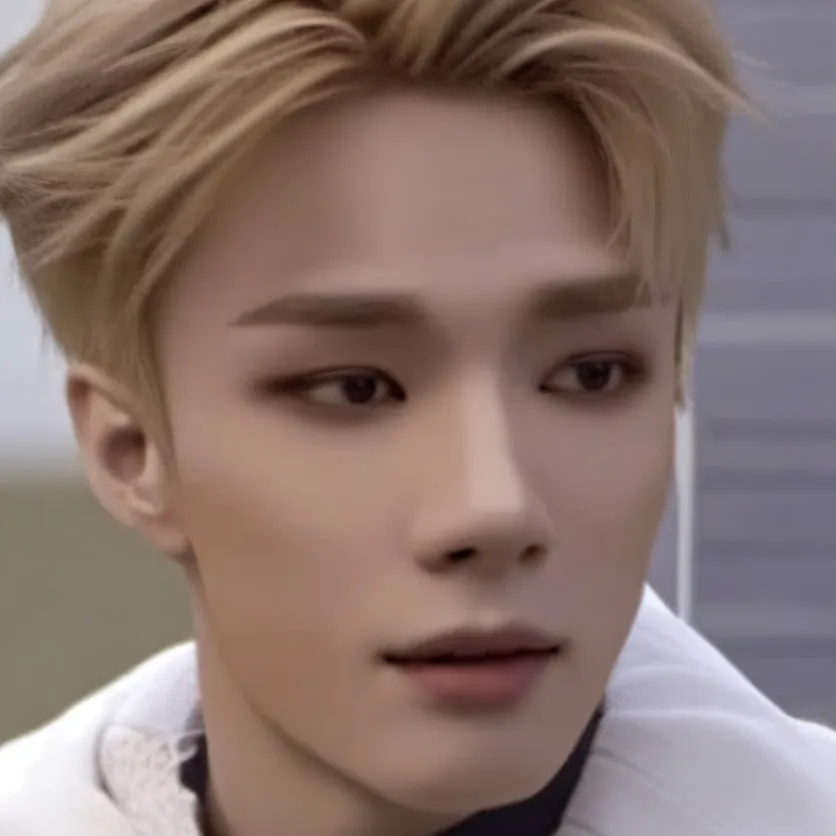 chat with ai character: Skz airport 