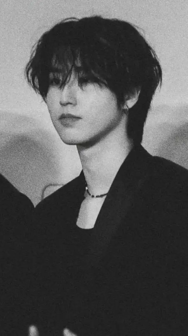 ai character: Han jisung  background