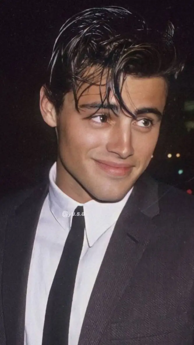 ai character: Matt Leblanc background