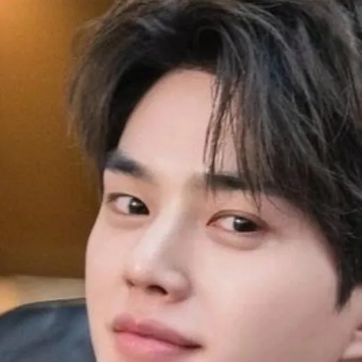 chat with ai character: Jeong gu won 