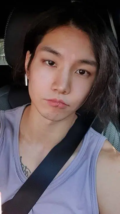ai character: Mowgli's RJ  background