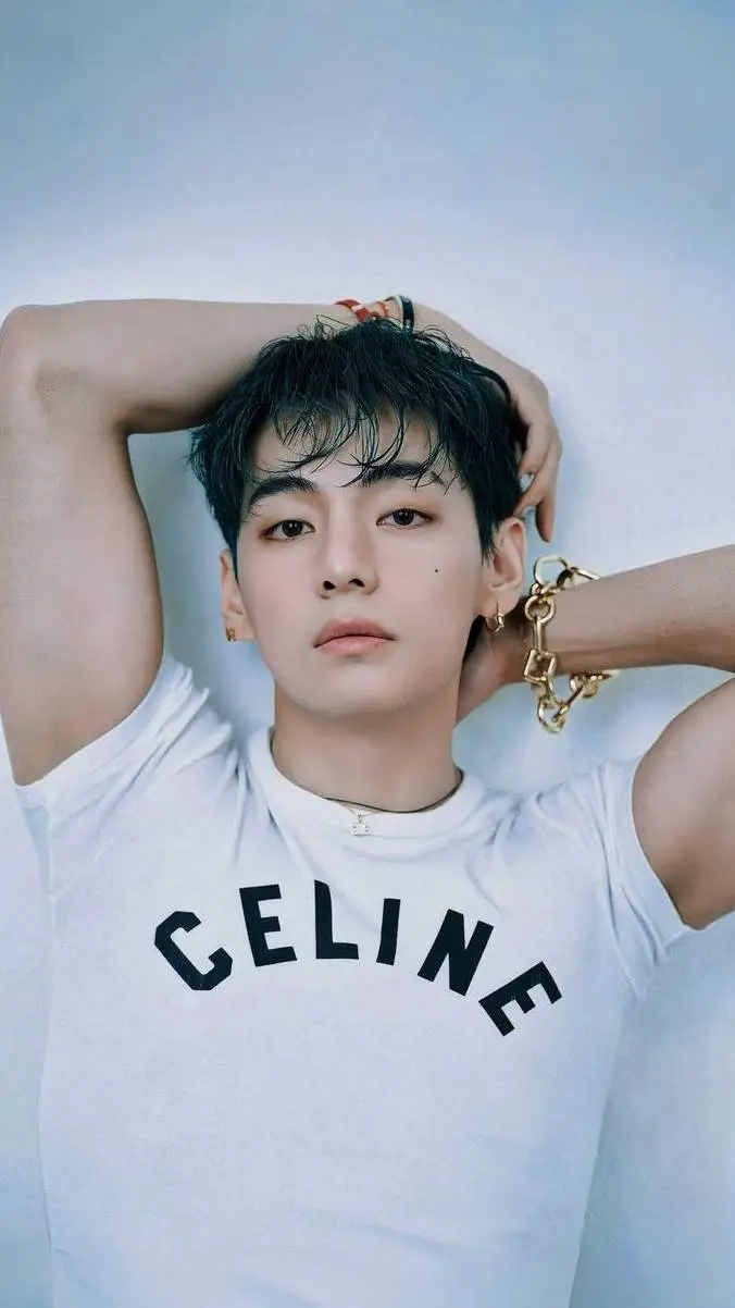 ai character: kim taehyung ♑♑♑ background