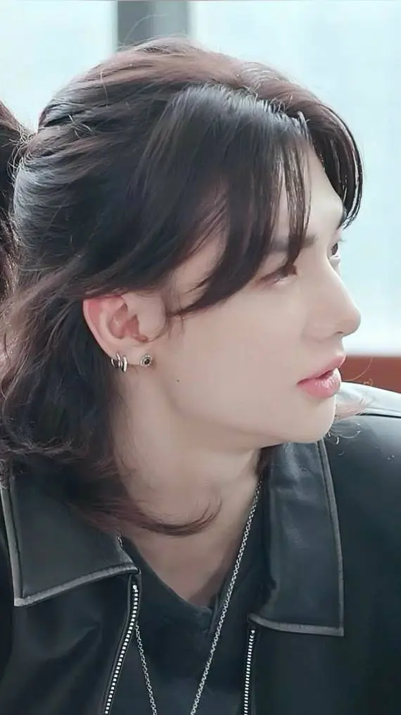 Talkie AI - Chat with Hwang hyunjin ♓♓♓