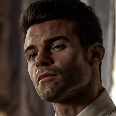 chat with ai character: Elijah Mikaelson
