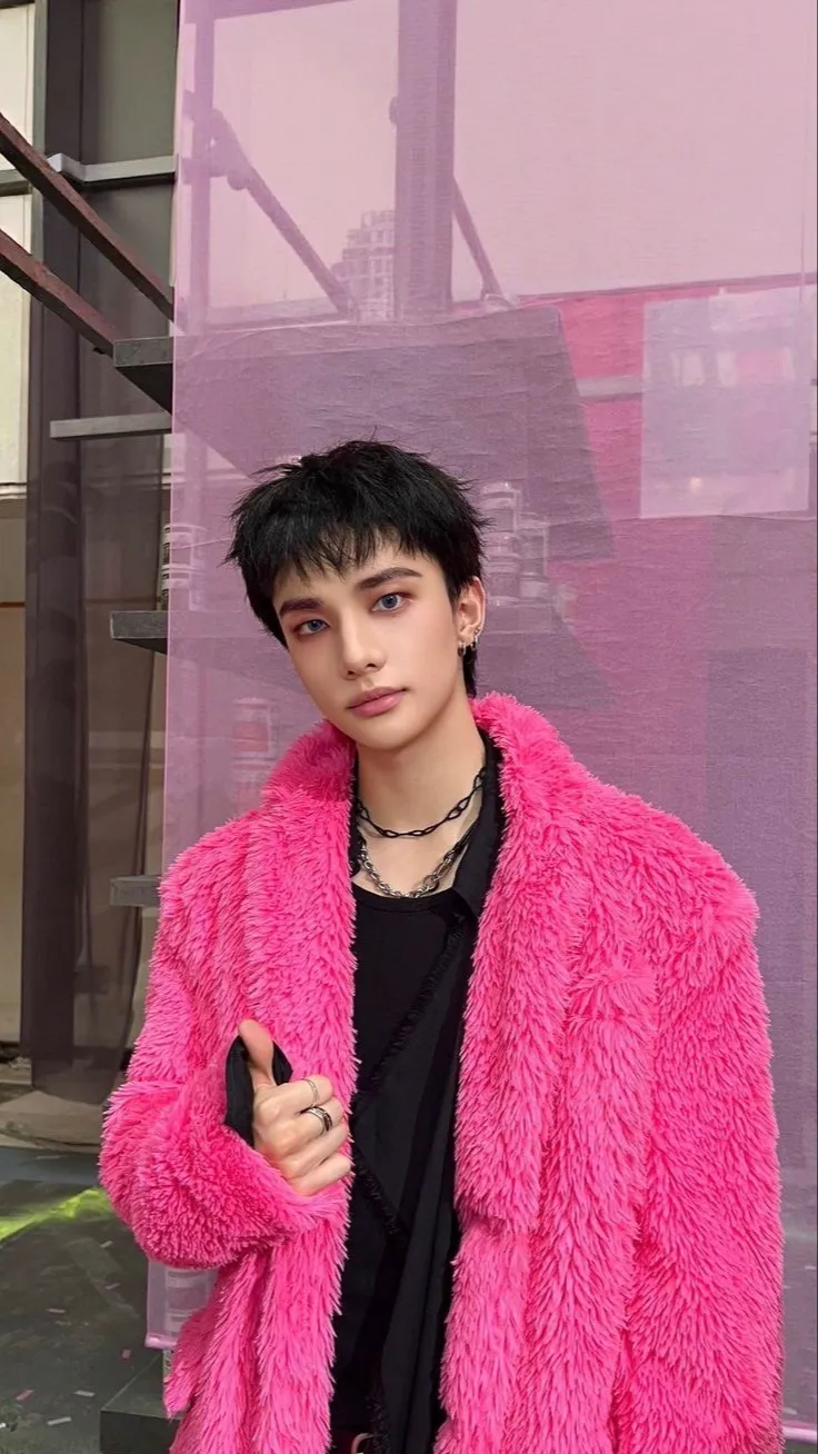 ai character: Hyunjin background