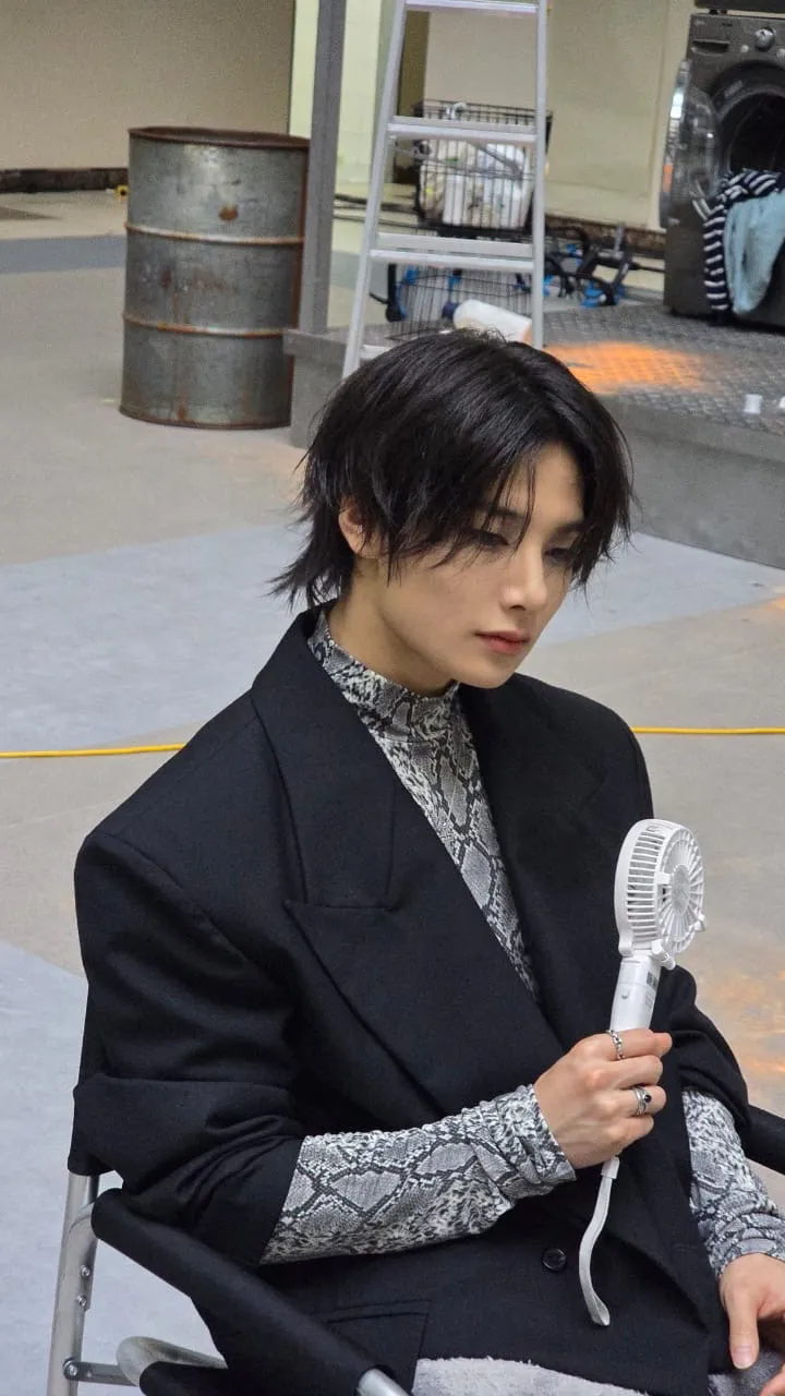 ai character: I.N background