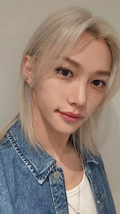 ai character: Felix background