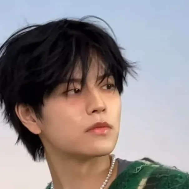 chat with ai character: Kim Seungmin. 