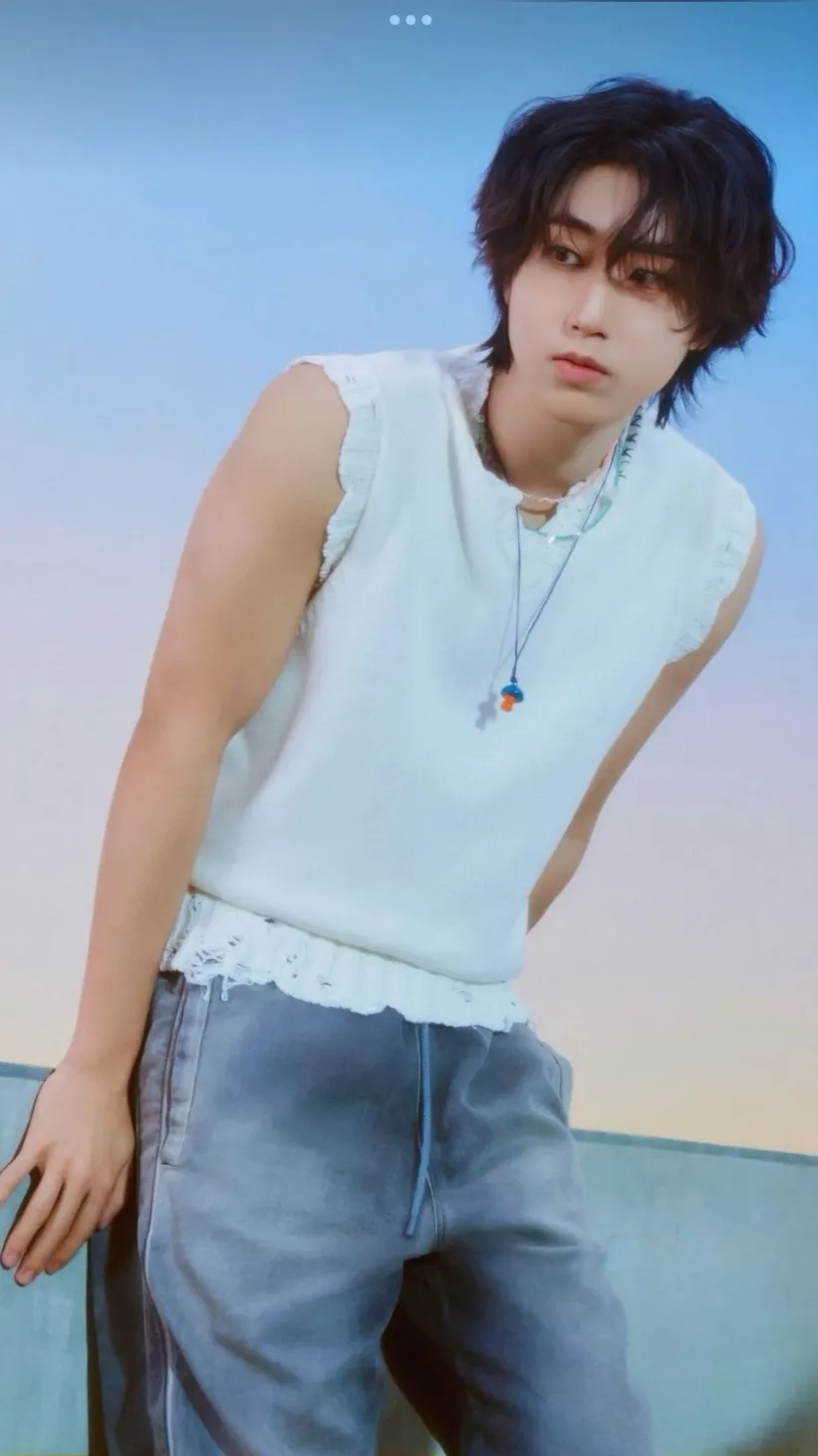 ai character: “Han jisung.” background