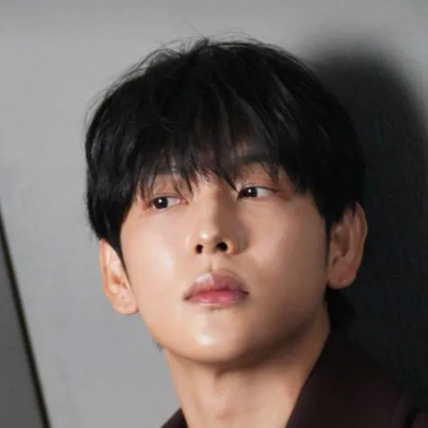 chat with ai character: "Yim siwan!" 