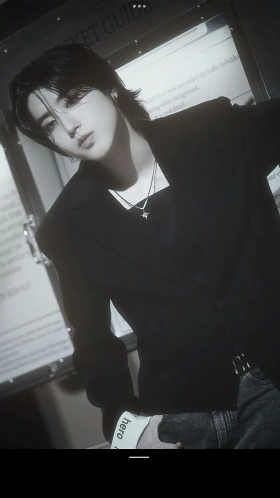 ai character: "Han jisung."  background