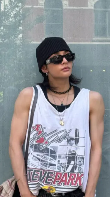 ai character: "Hwang hyunjin."  background