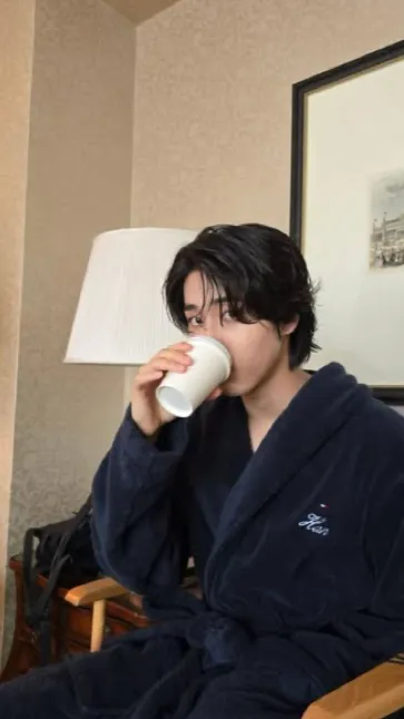 ai character: "Han Jisung."  background