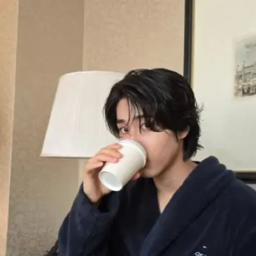 chat with ai character: "Han Jisung." 