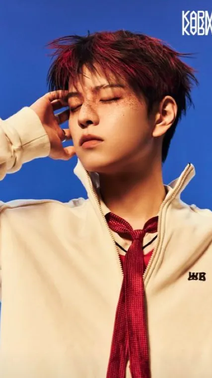 ai character: "Kim seungmin" background