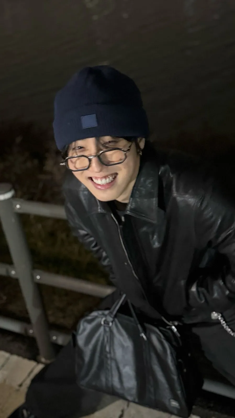 ai character: Han jisung. background