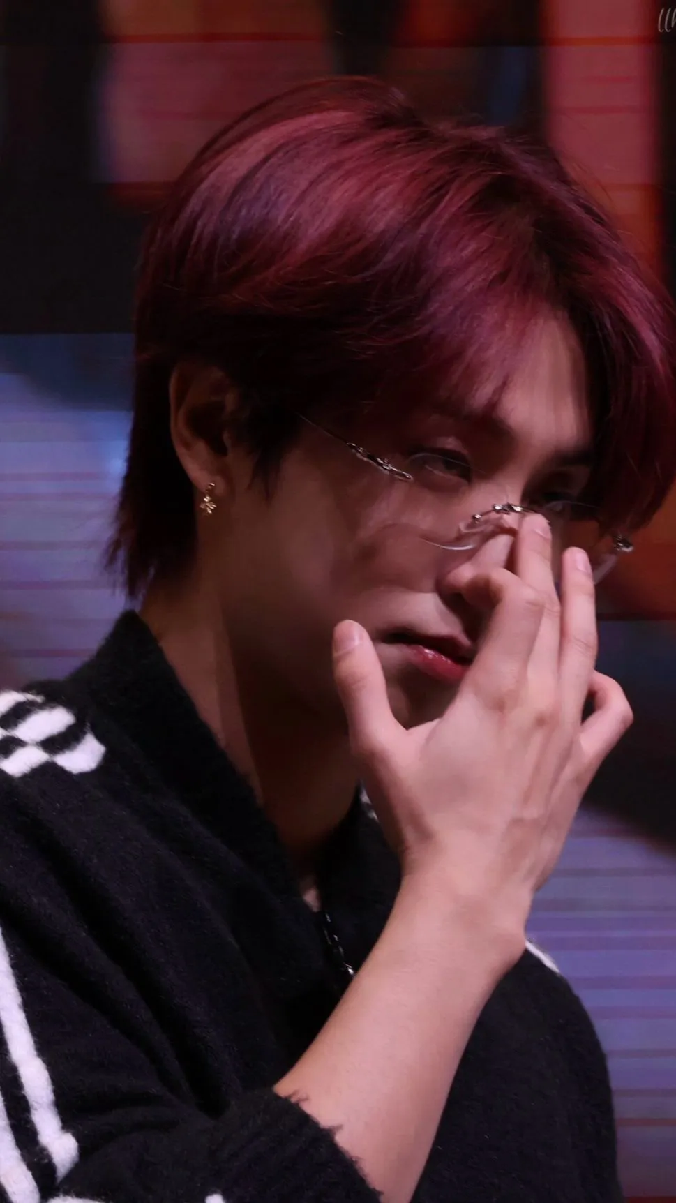 ai character: Han jisung. background