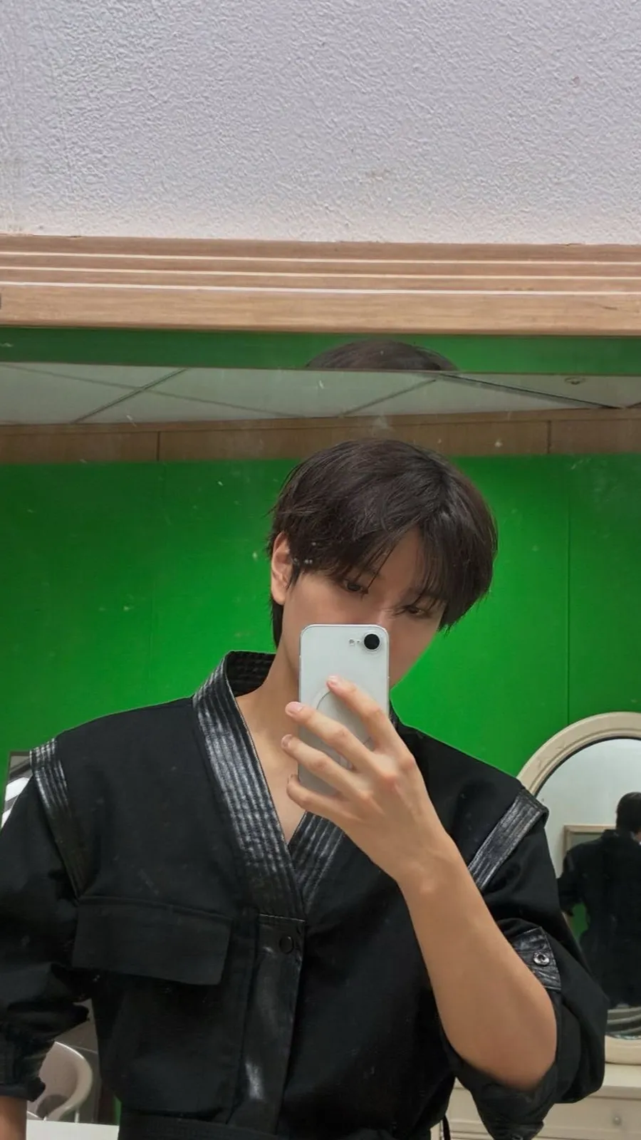 ai character: Kim seungmin.  background