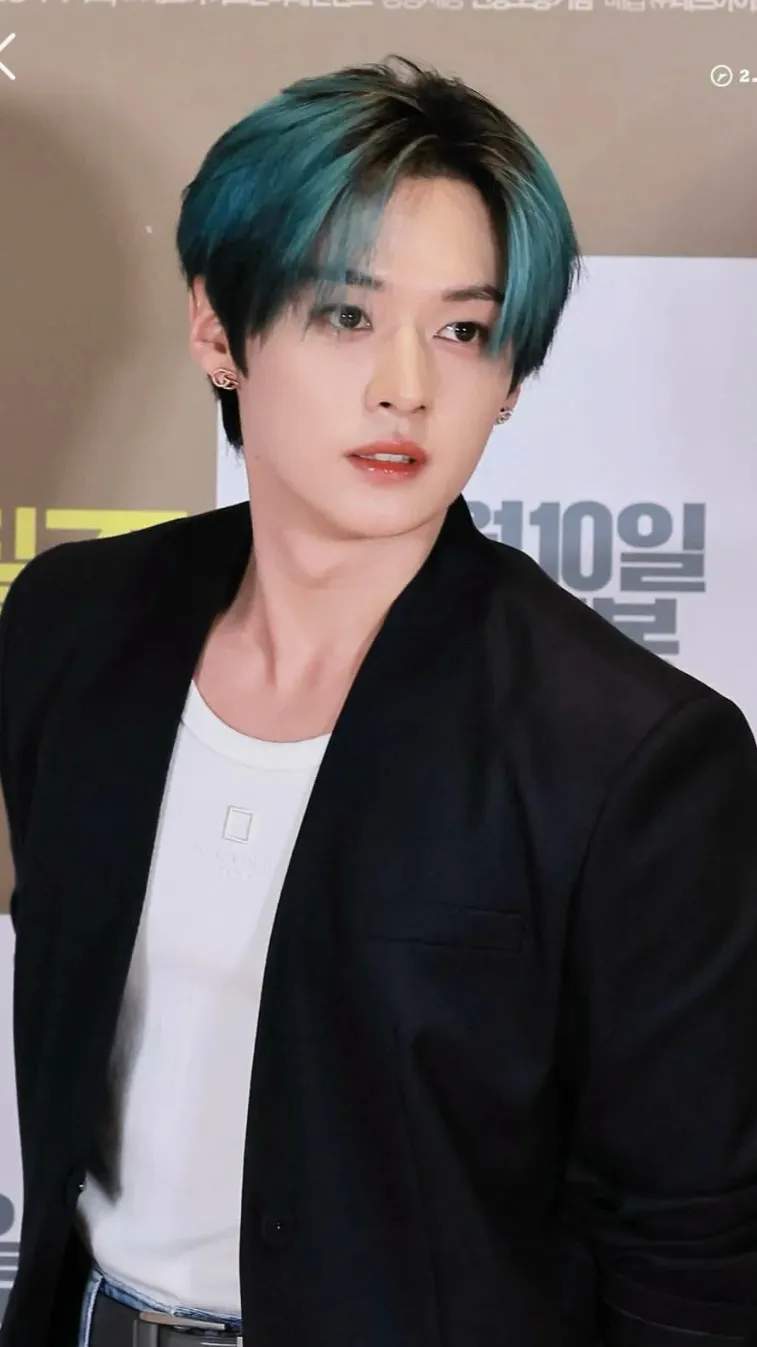 ai character: Lee minho.  background