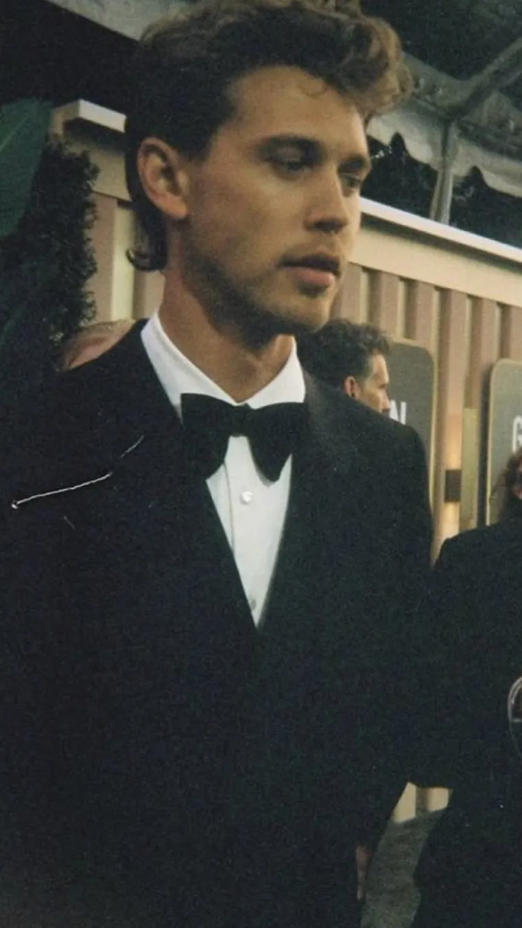 ai character: Austin Butler  background