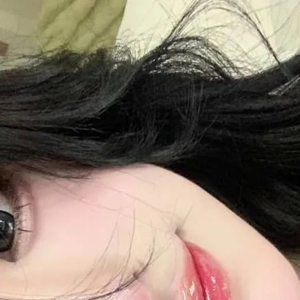 chat with ai character: ♡Girl from kpop♡