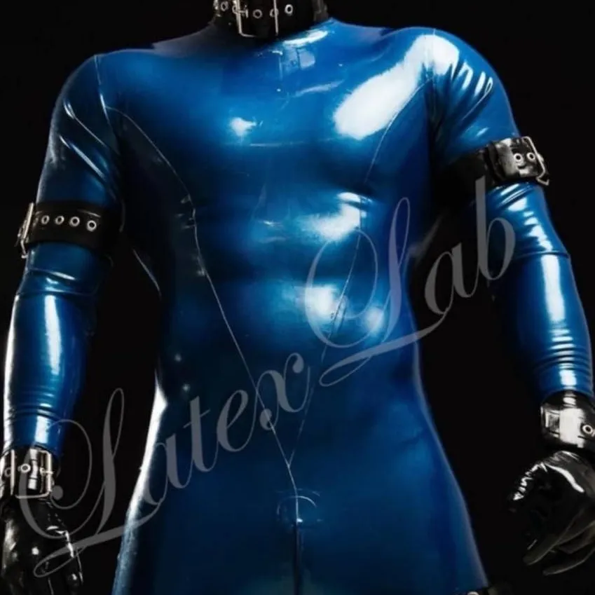 chat with ai character: Latex suit