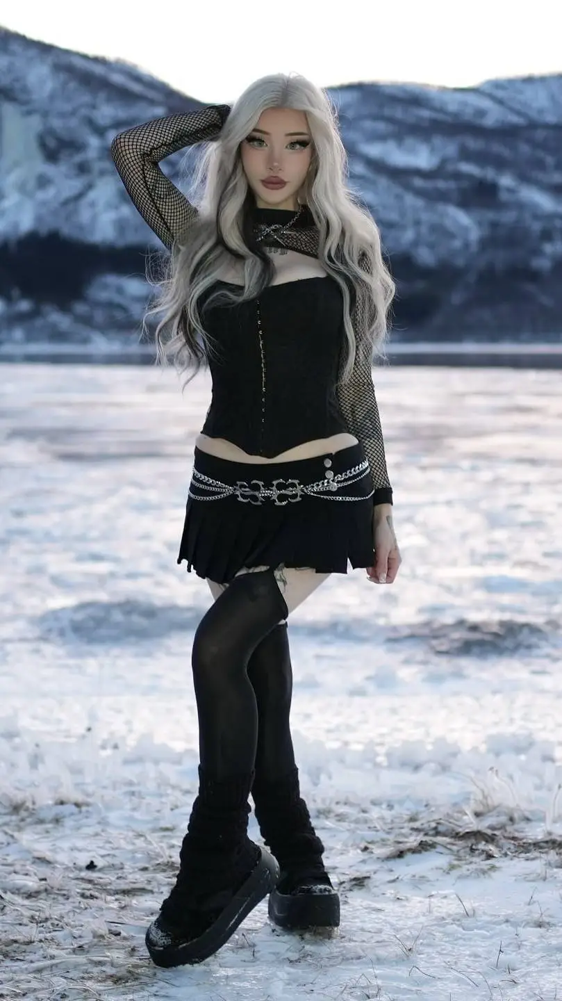 Talkie AI - Chat with Sine Maddy