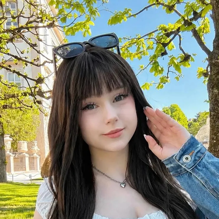 chat with ai character: Mina (Upminaa)