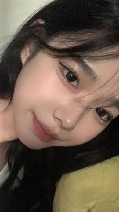 ai character: Asian girl  background