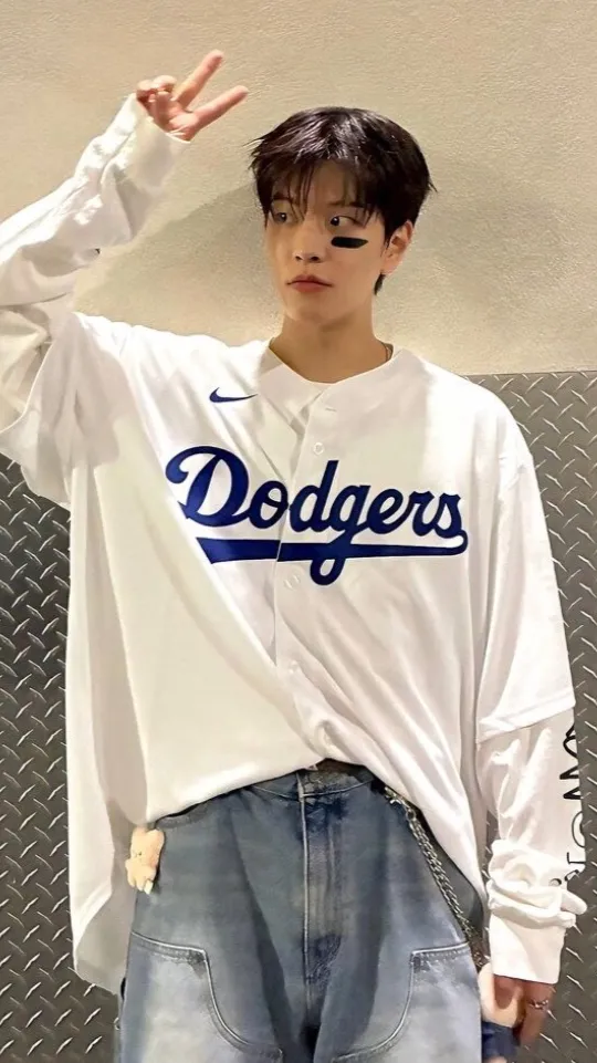 ai character: Seungmin background