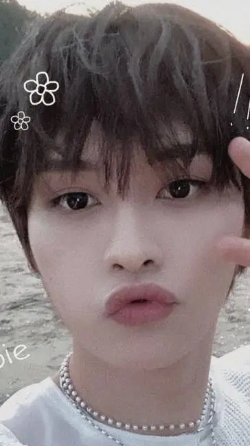 ai character: leeminho💗 background