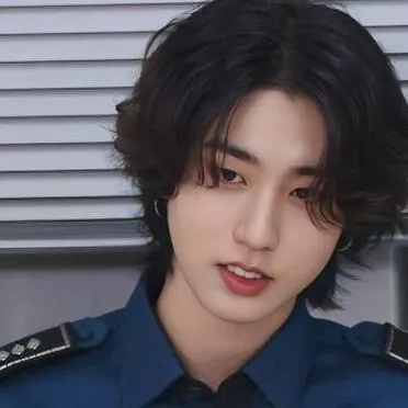 chat with ai character: Han Jisung