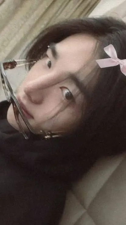 ai character: hyunjin (skz)  background