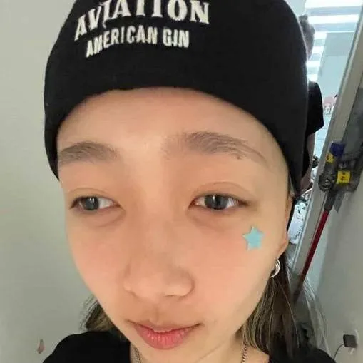 chat with ai character: Hannah Bahng 