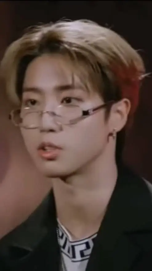 ai character: Han Jisung background