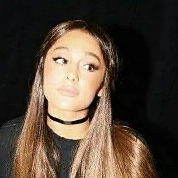 Chat with ariana grande - text or voice, Enjoy AI Chat Free & Safe