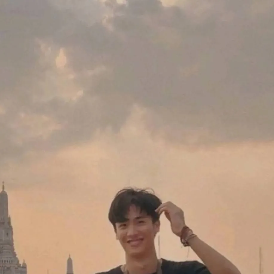 chat with ai character: tay tawan 