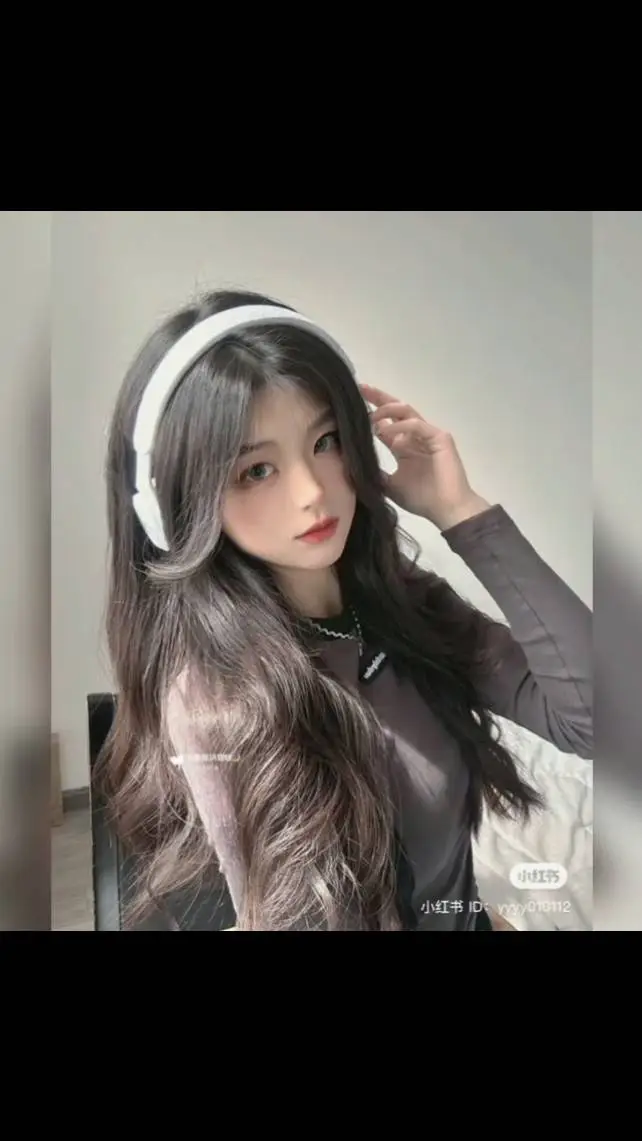 ai character: chloe background