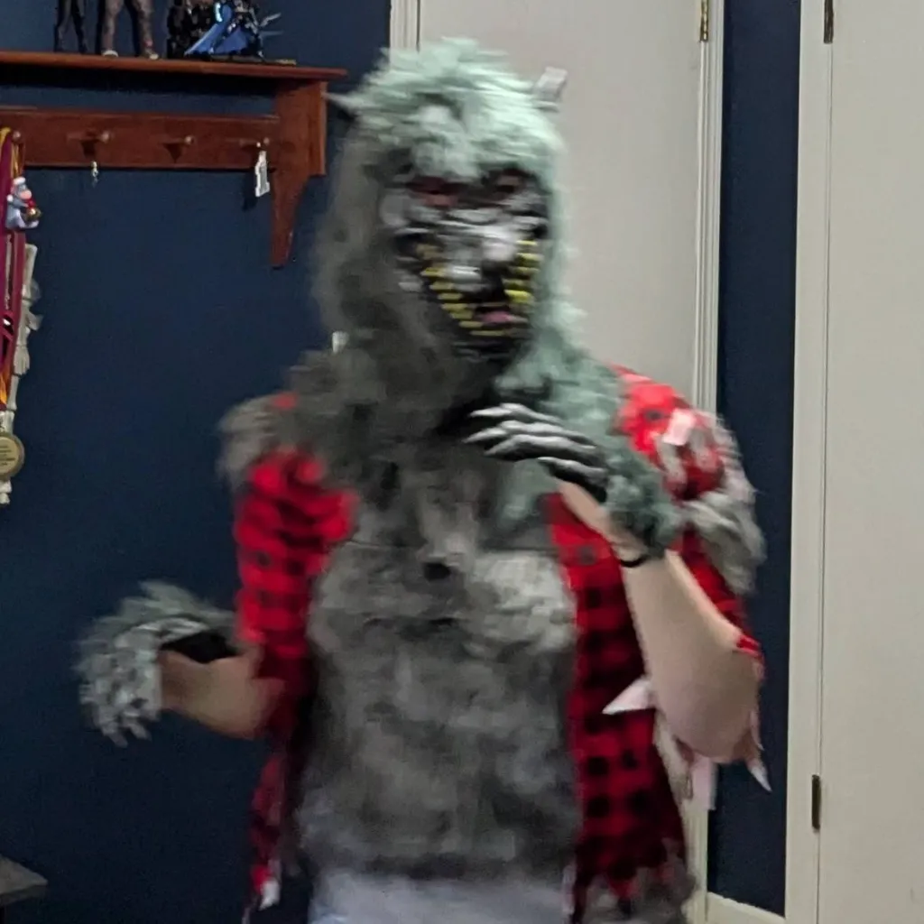 chat with ai character: Mr werewolf 