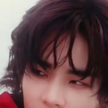 chat with ai character: Hwang HYUNJIN nsfw