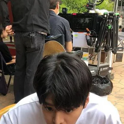 chat with ai character: hyu min