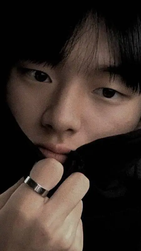 ai character: choi hyun wook background