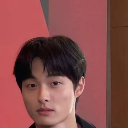 chat with ai character: yoon chan young