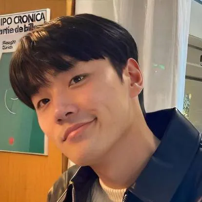 chat with ai character: lee min jae